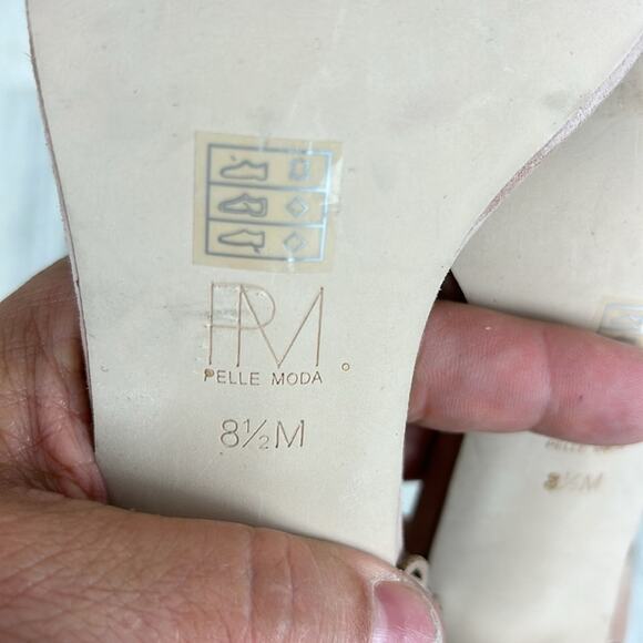 Pelle Moda womens 7.5 tan suede open toe heeled sandal pump strappy scallop edge - Picture 10 of 10